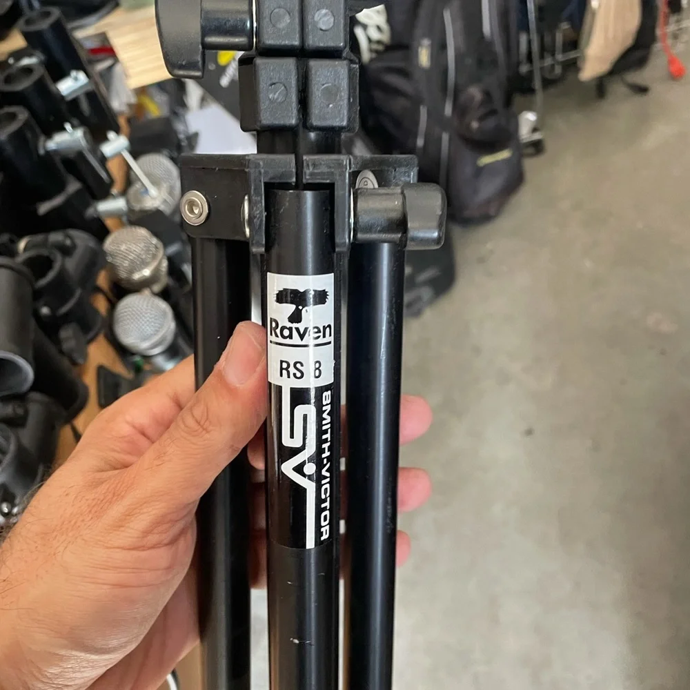 Smith-Victor RS8 8' Aluminum Light Stand used in great condition